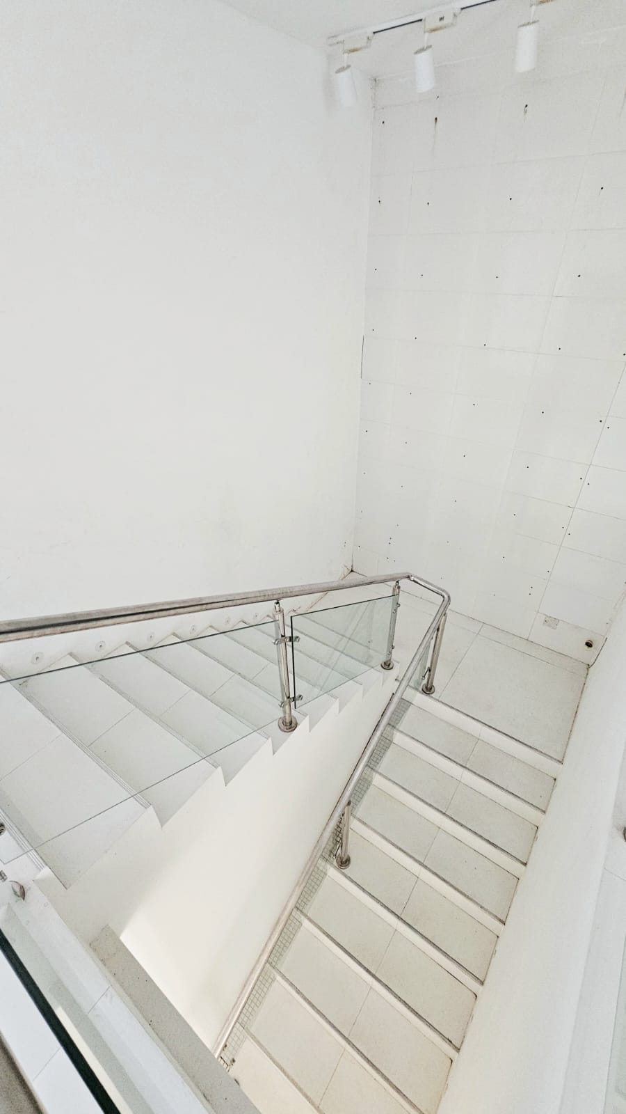 LOCAL COMERCIAL EN VENTA EN EQUIPETROL - INMUEBLE NUMERO 710
