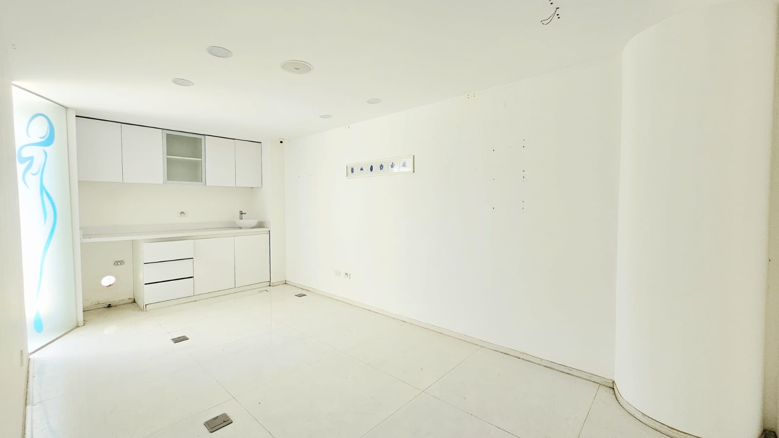 LOCAL COMERCIAL EN VENTA EN EQUIPETROL - INMUEBLE NUMERO 710