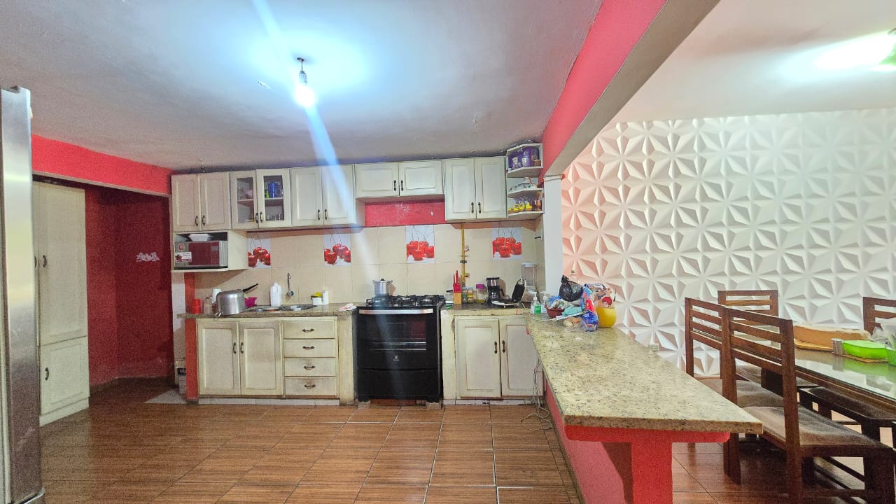 CASA EN VENTA DE 11 AMBIENTES ZONA NORTE FUERA DE CONDOMINIO - INMUEBLE NUMERO 719