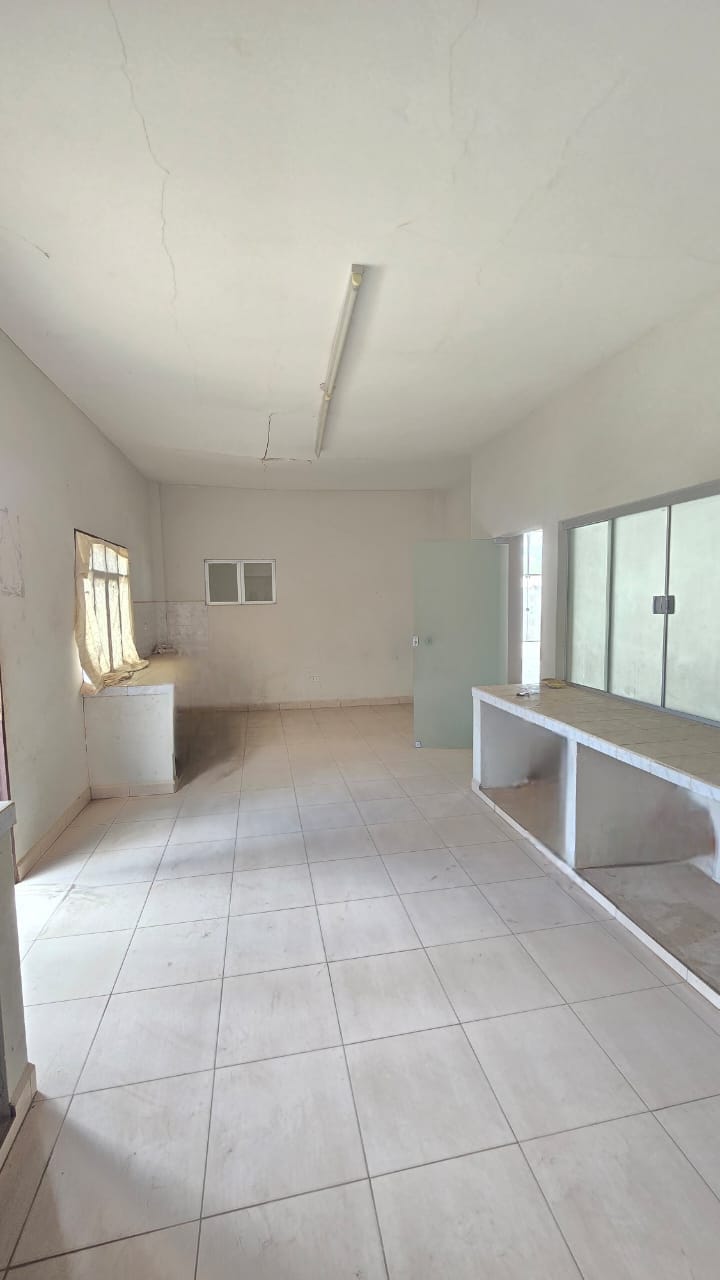 GALPON CON OFICINAS EN VENTA A PRECIO DE TERRENO ZONA NORTE - INMUEBLE NUMERO 718