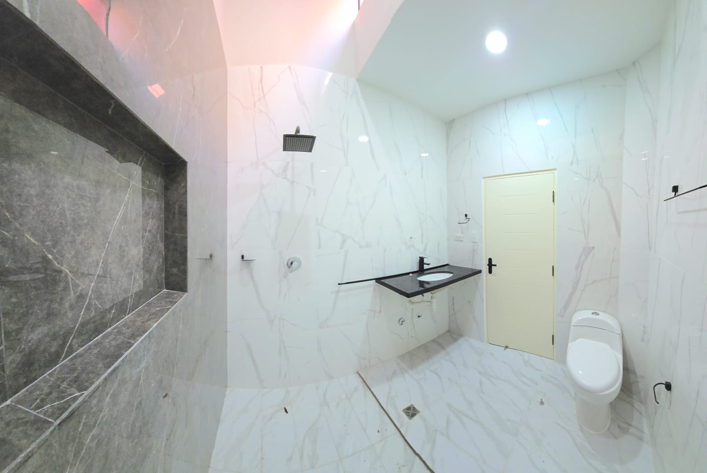 CASA DE 4 DORMITORIOS EN VENTA URUBO DENTRO DE CONDOMINIO - INMUEBLE NUMERO 726