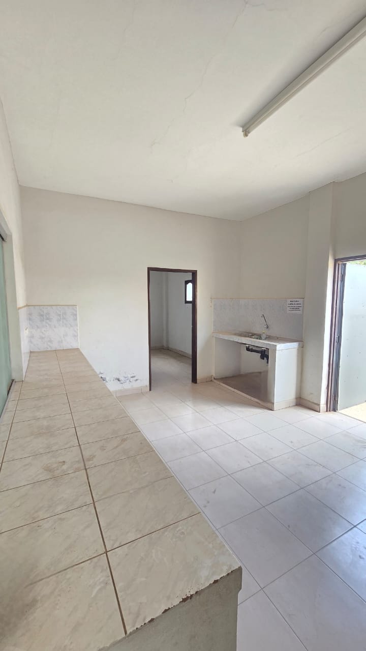 GALPON CON OFICINAS EN VENTA A PRECIO DE TERRENO ZONA NORTE - INMUEBLE NUMERO 718