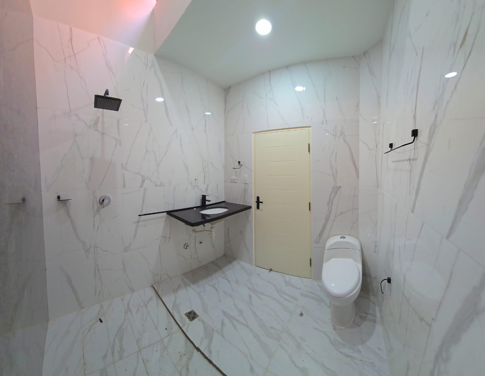 CASA DE 4 DORMITORIOS EN VENTA URUBO DENTRO DE CONDOMINIO - INMUEBLE NUMERO 726