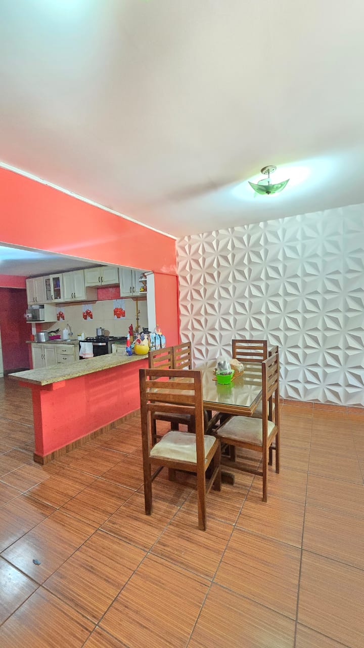 CASA EN VENTA DE 11 AMBIENTES ZONA NORTE FUERA DE CONDOMINIO - INMUEBLE NUMERO 719