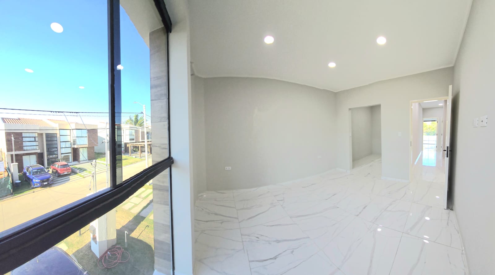 CASA DE 4 DORMITORIOS EN VENTA URUBO DENTRO DE CONDOMINIO - INMUEBLE NUMERO 726