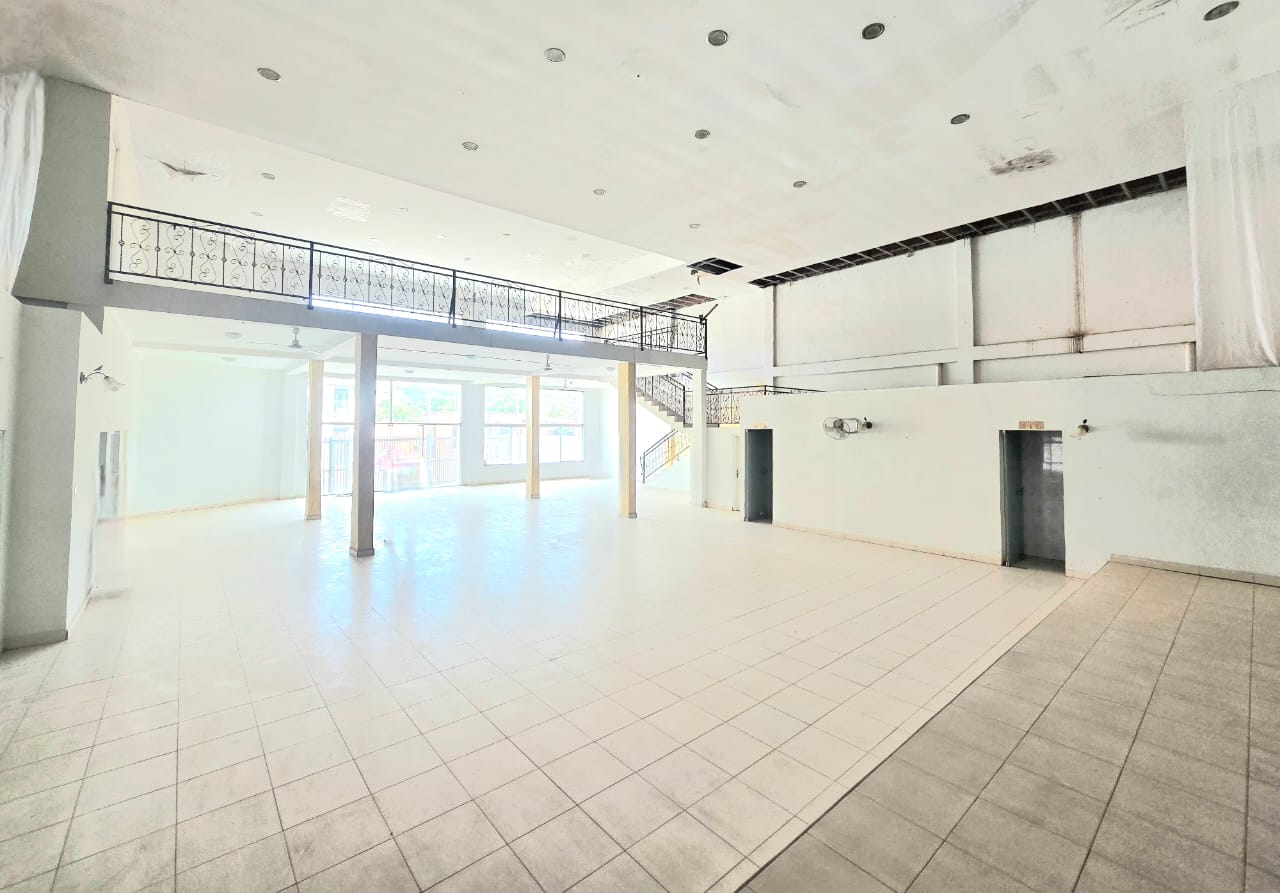 GALPON CON OFICINAS EN VENTA A PRECIO DE TERRENO ZONA NORTE - INMUEBLE NUMERO 718