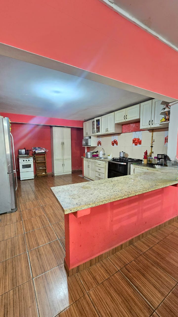 CASA EN VENTA DE 11 AMBIENTES ZONA NORTE FUERA DE CONDOMINIO - INMUEBLE NUMERO 719