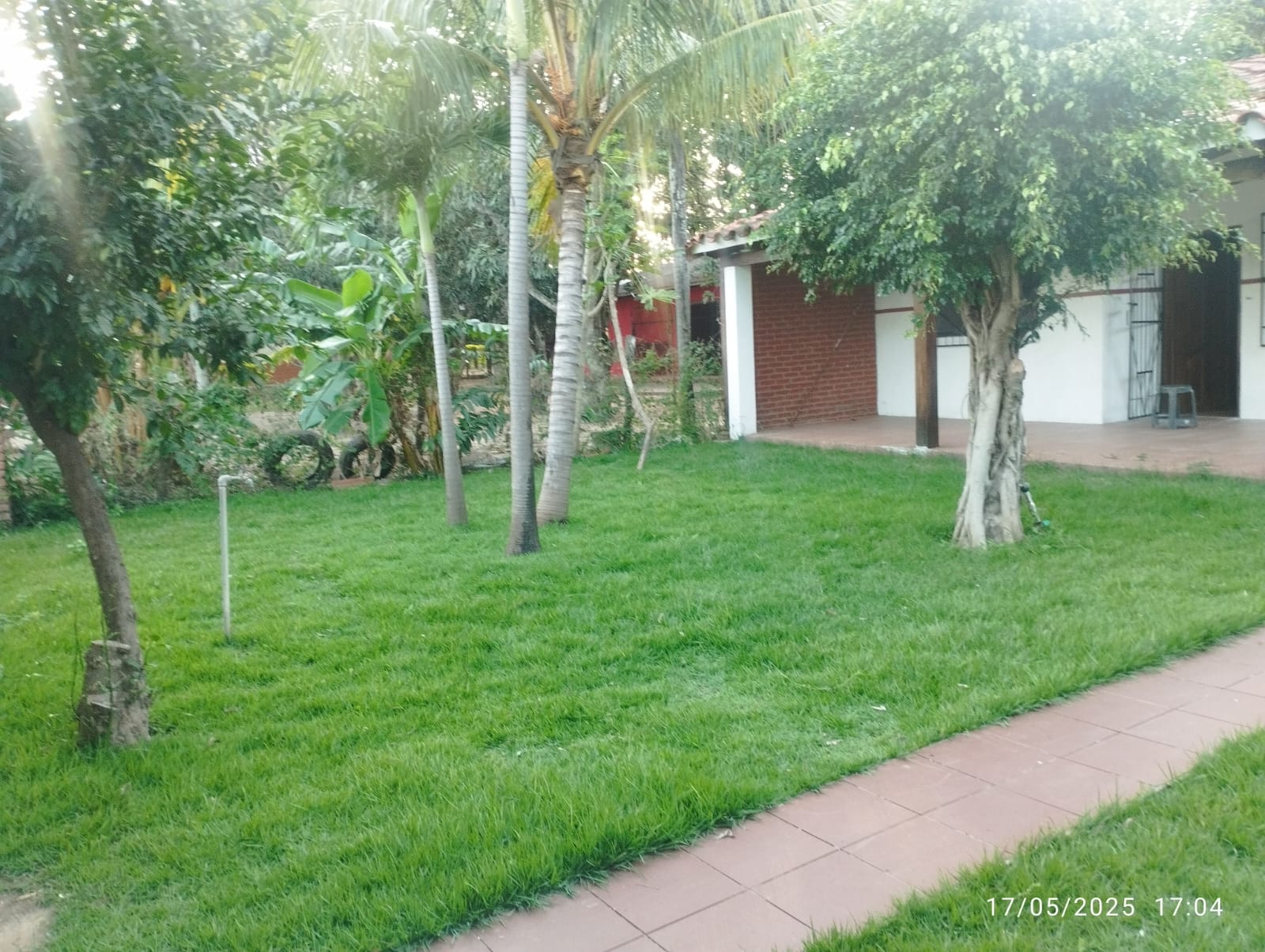 Senor Francés vende casa en Cotoca