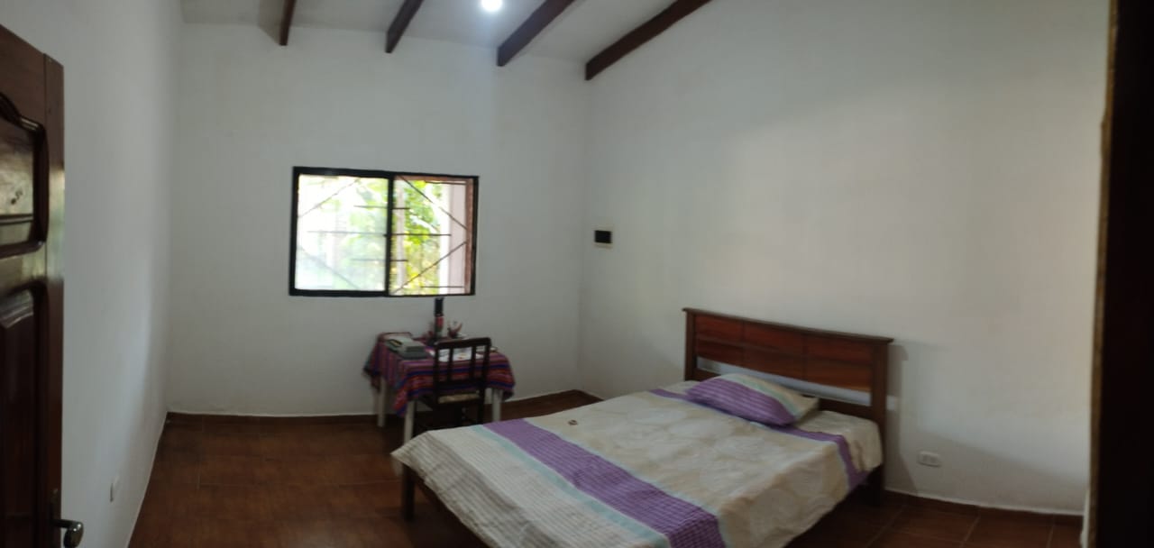Senor Francés vende casa en Cotoca