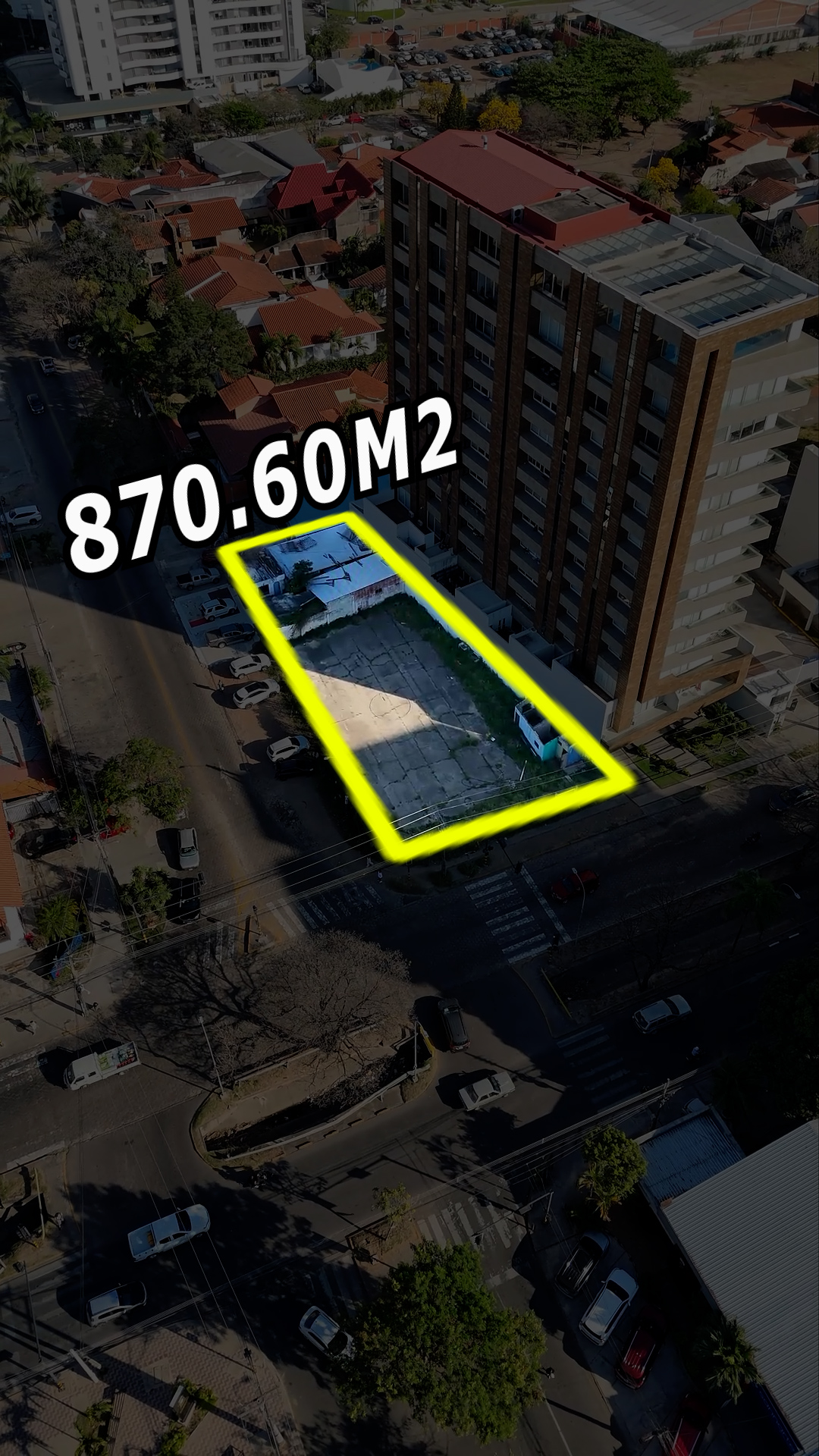 Terreno comercial estratégico en Av. Beni Y AV. Cusis