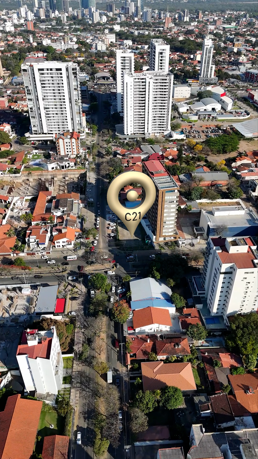 Terreno comercial estratégico en Av. Beni Y AV. Cusis