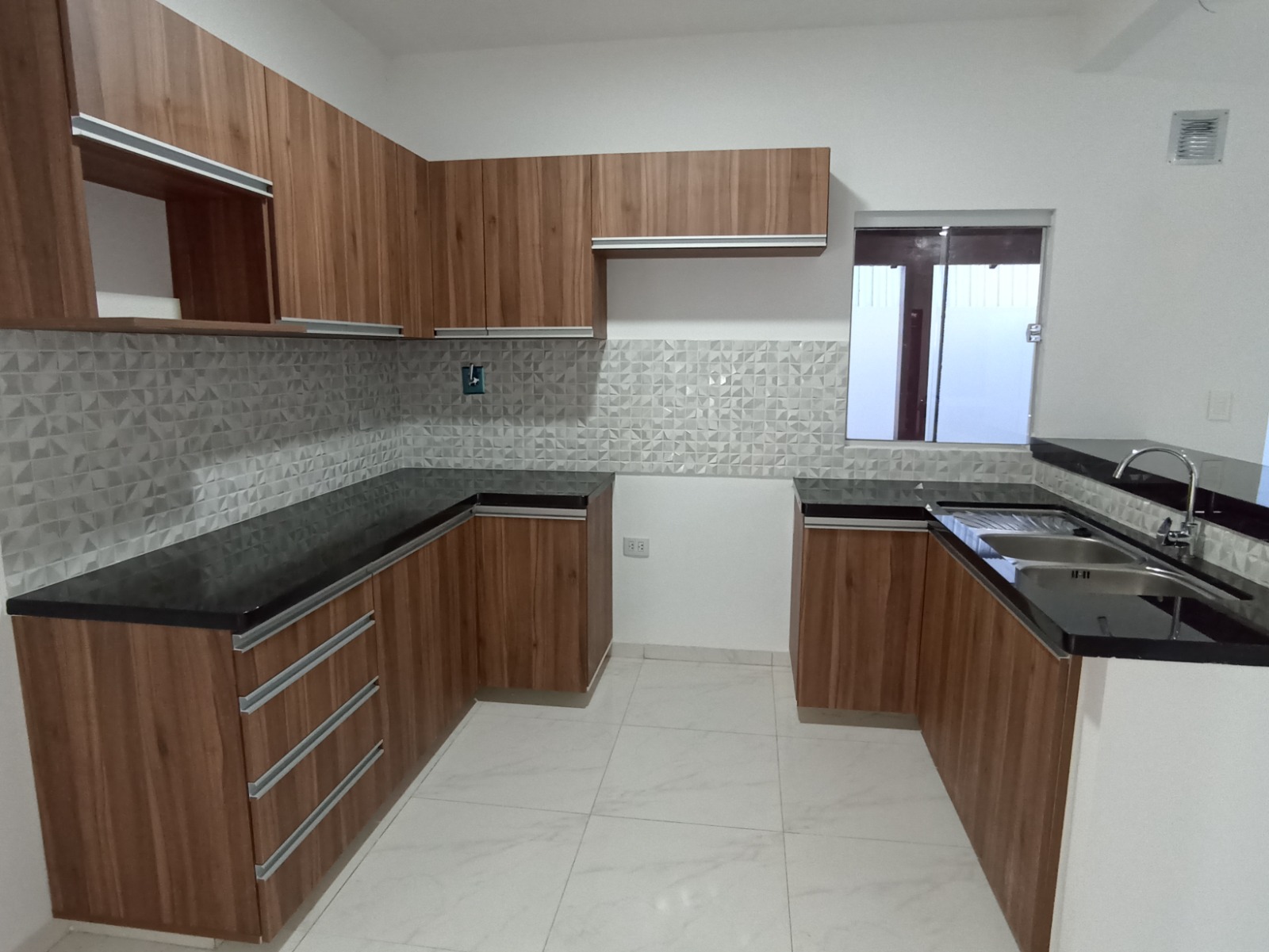 🏡 CASA EN VENTA – ZONA NORTE 9º ANILLO AV.BENI