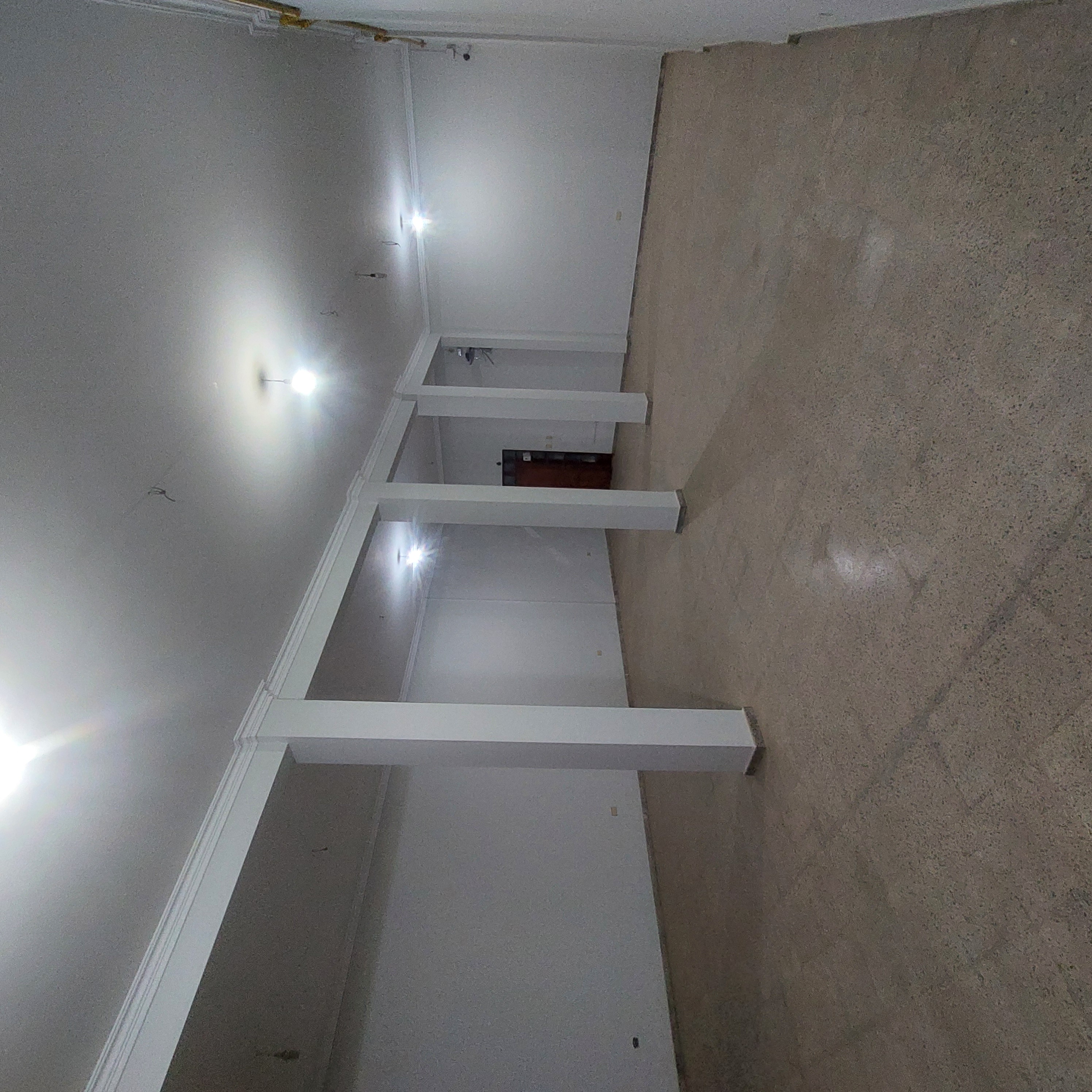 Casa de 3 plantas más tienda comercial en Alquiler
