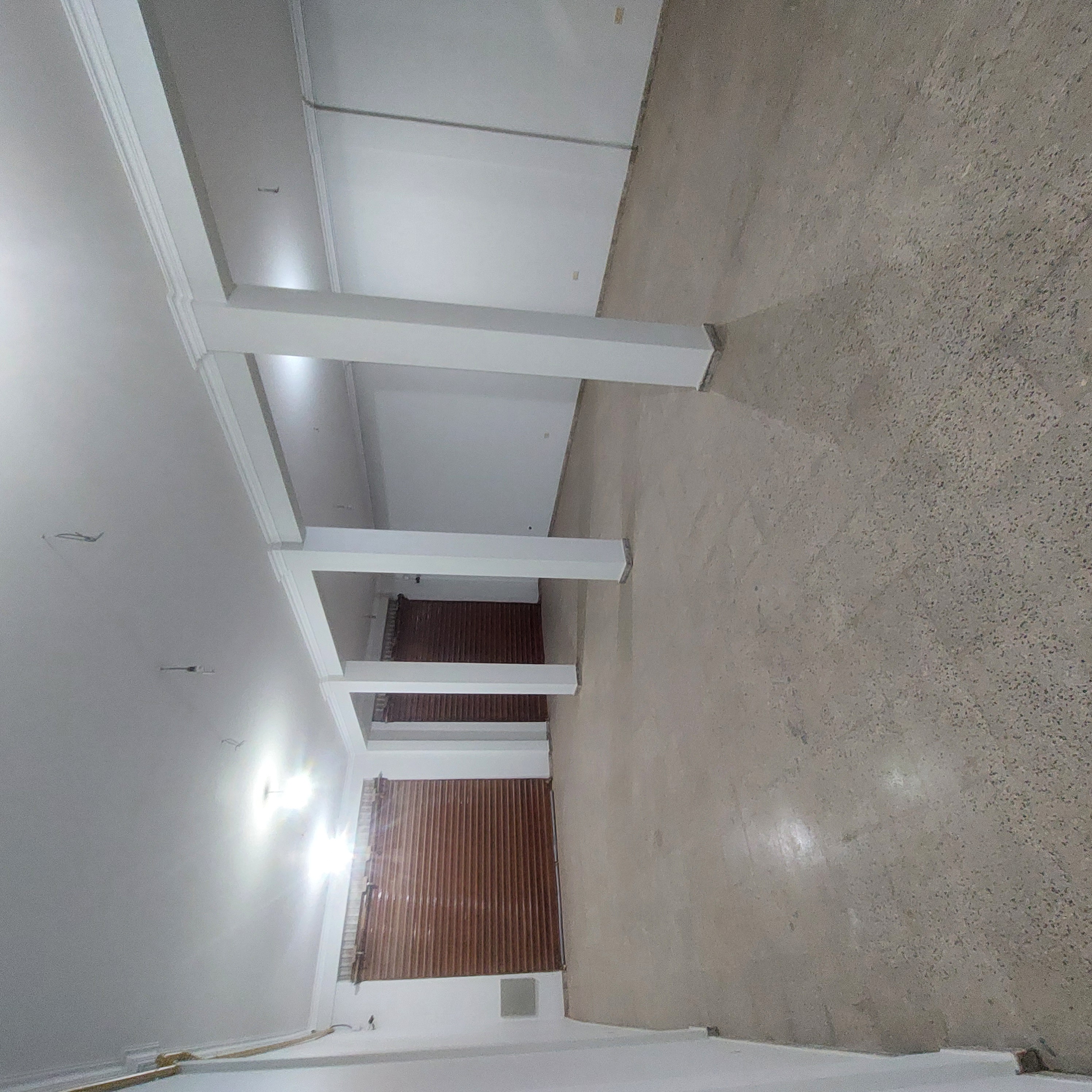 Casa de 3 plantas más tienda comercial en Alquiler