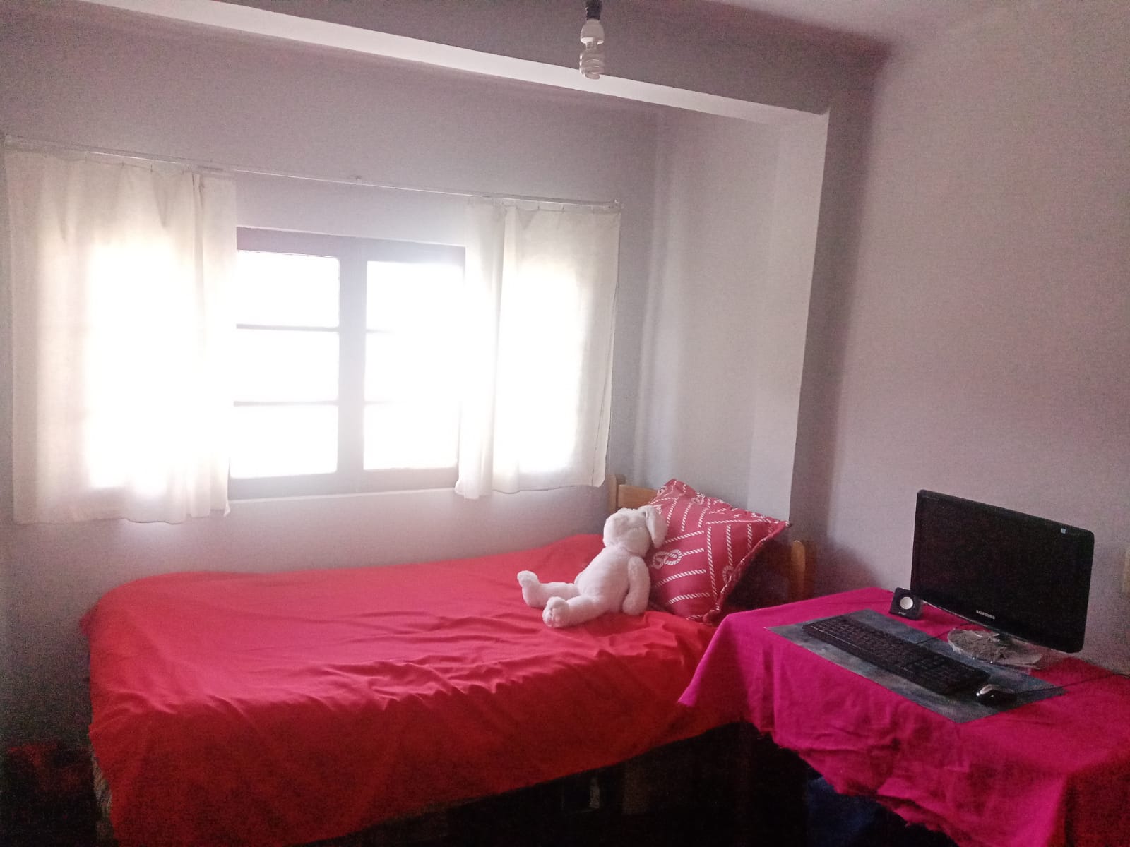 Por motivo de viaje, se vende departamento a una cuadra de l