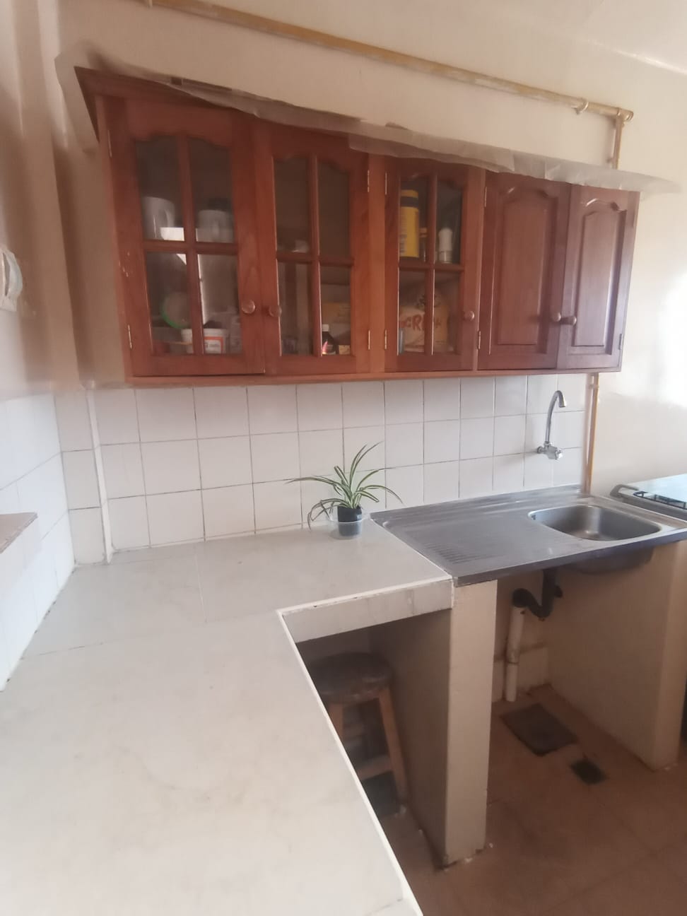 Por motivo de viaje, se vende departamento a una cuadra de l