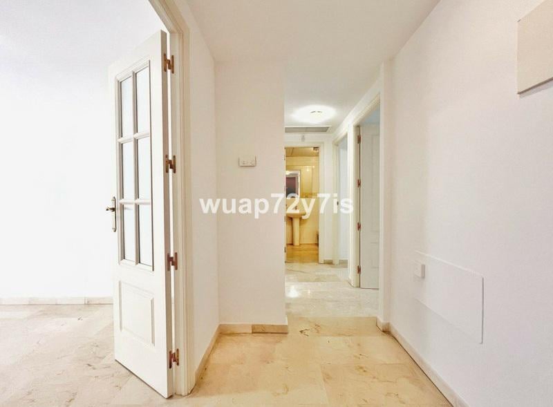 Apartamento de 3 dormitorios en planta baja en ubicación pri