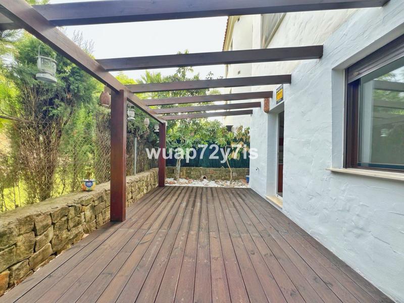 Apartamento de 3 dormitorios en planta baja en ubicación pri