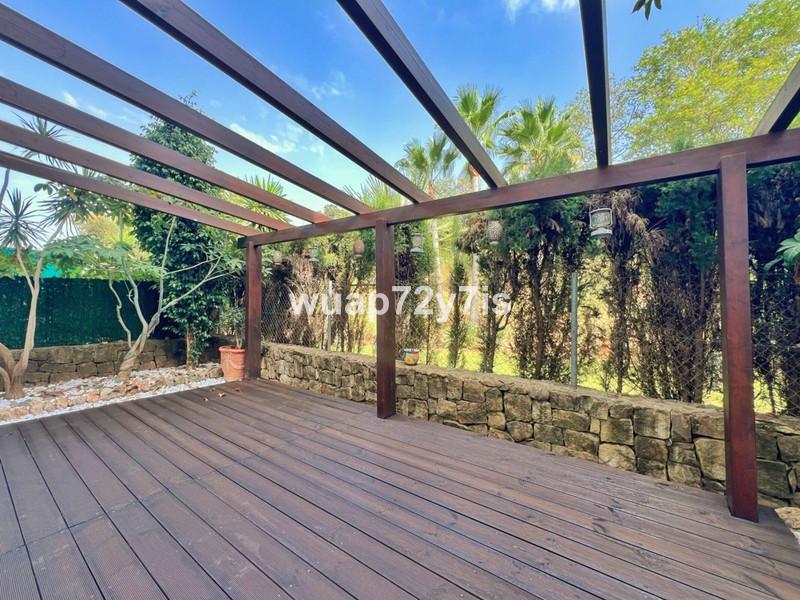 Apartamento de 3 dormitorios en planta baja en ubicación pri