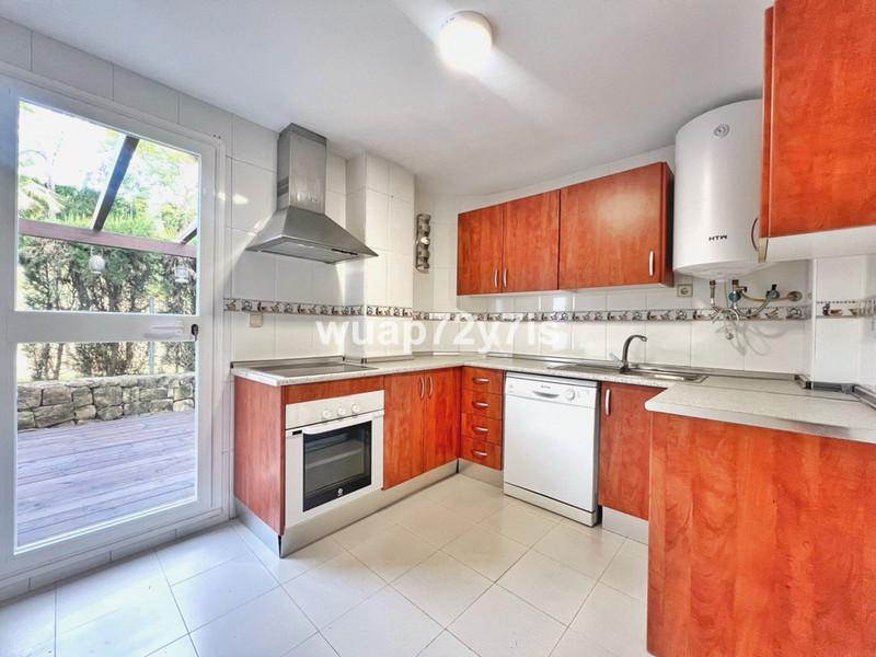 Apartamento de 3 dormitorios en planta baja en ubicación pri