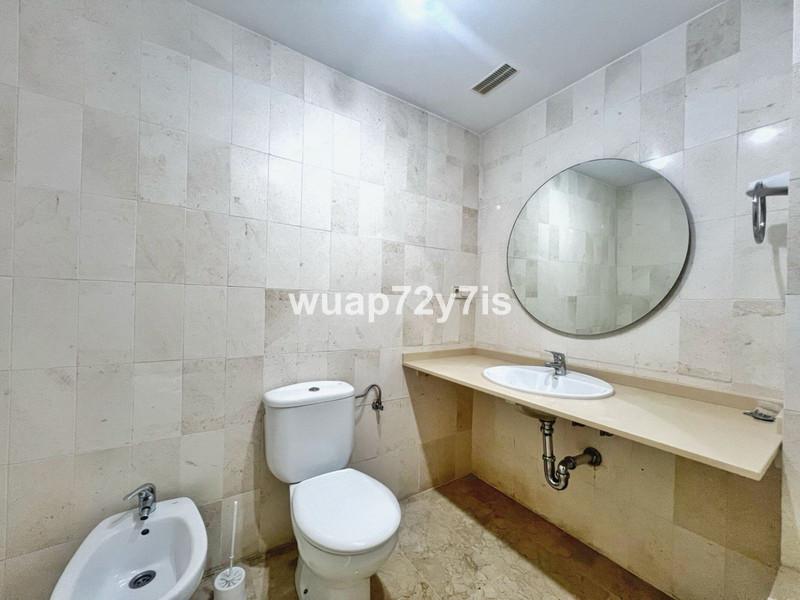 Apartamento de 3 dormitorios en planta baja en ubicación pri