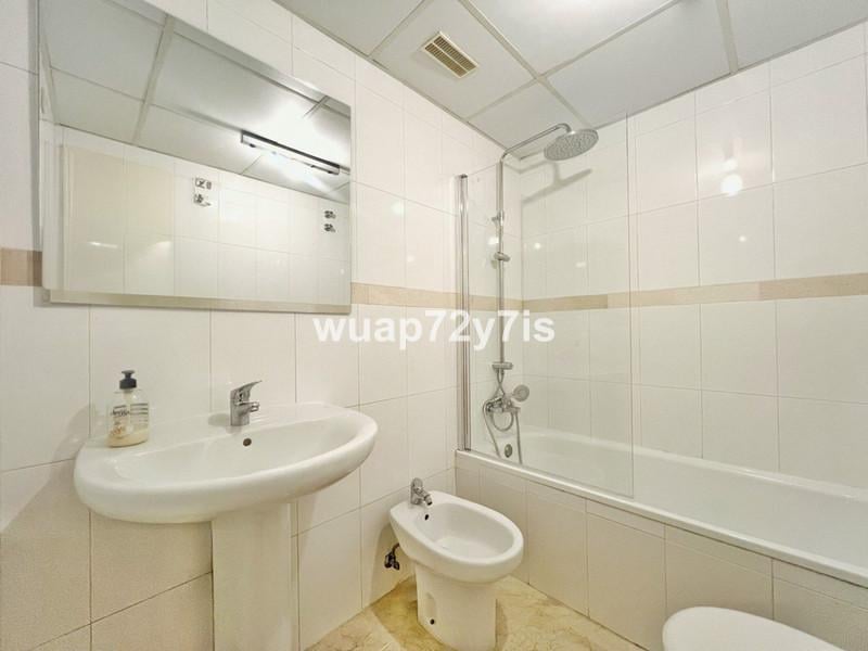 Apartamento de 3 dormitorios en planta baja en ubicación pri