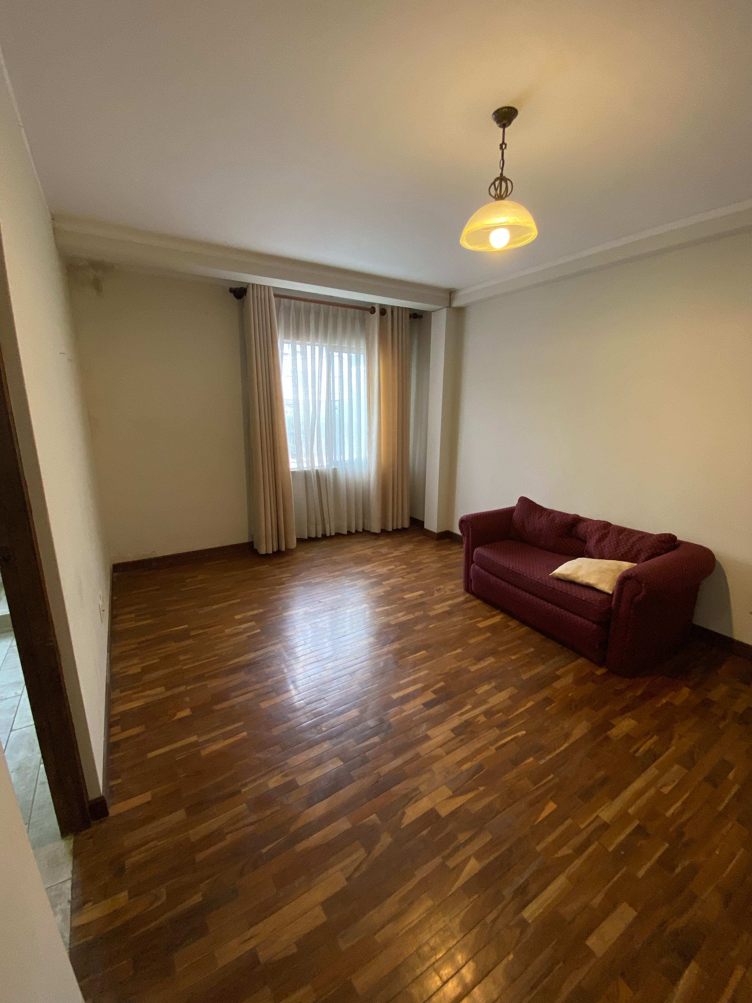 ¡Calacoto! Casa en esquina a precio de terreno 🏡✨