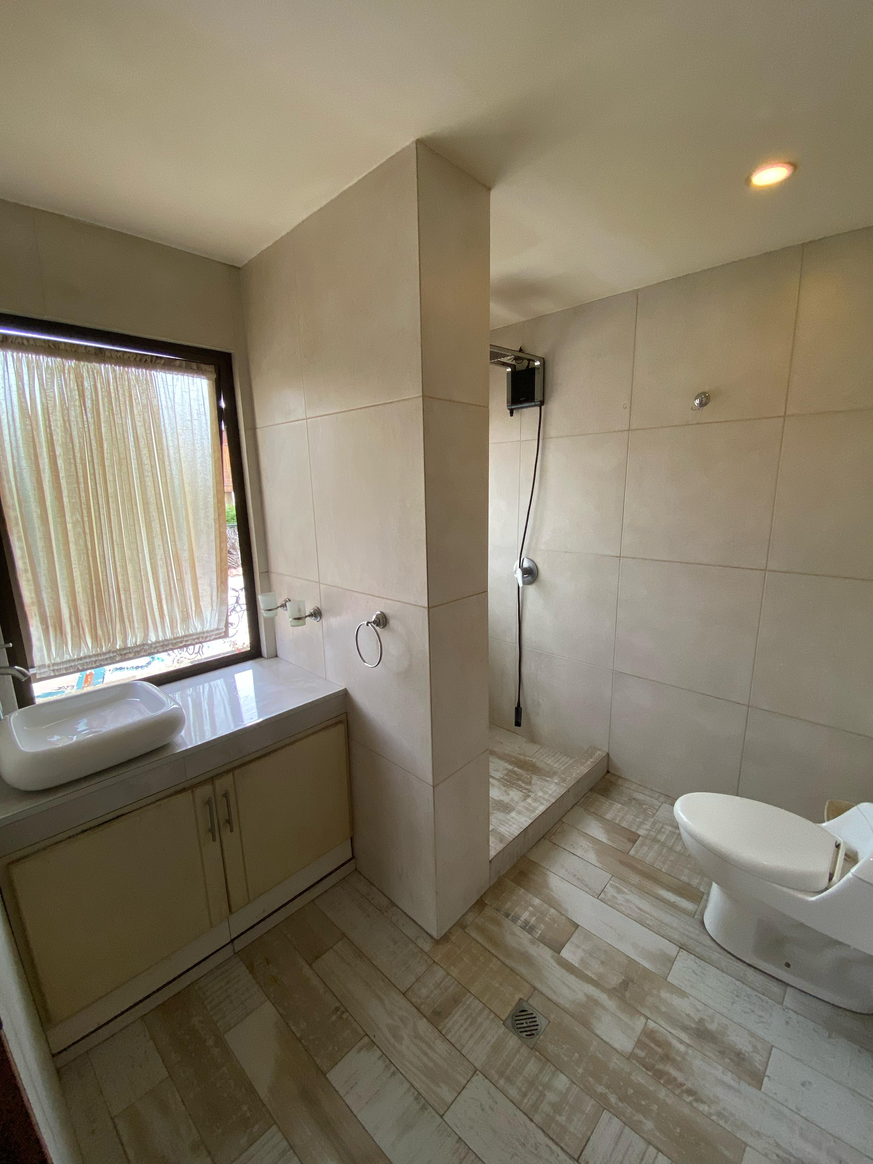 ¡Calacoto! Casa en esquina a precio de terreno 🏡✨