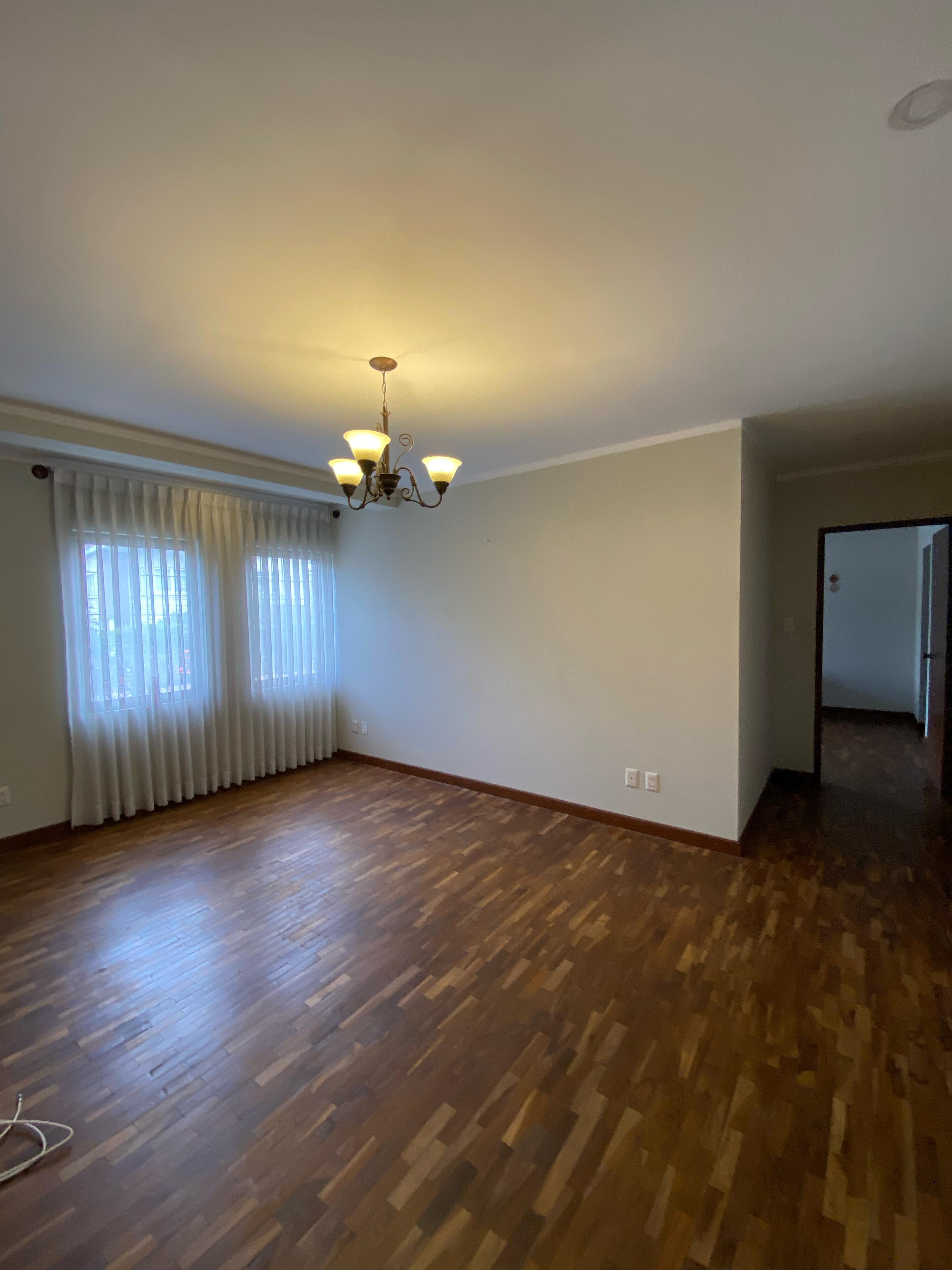 ¡Calacoto! Casa en esquina a precio de terreno 🏡✨