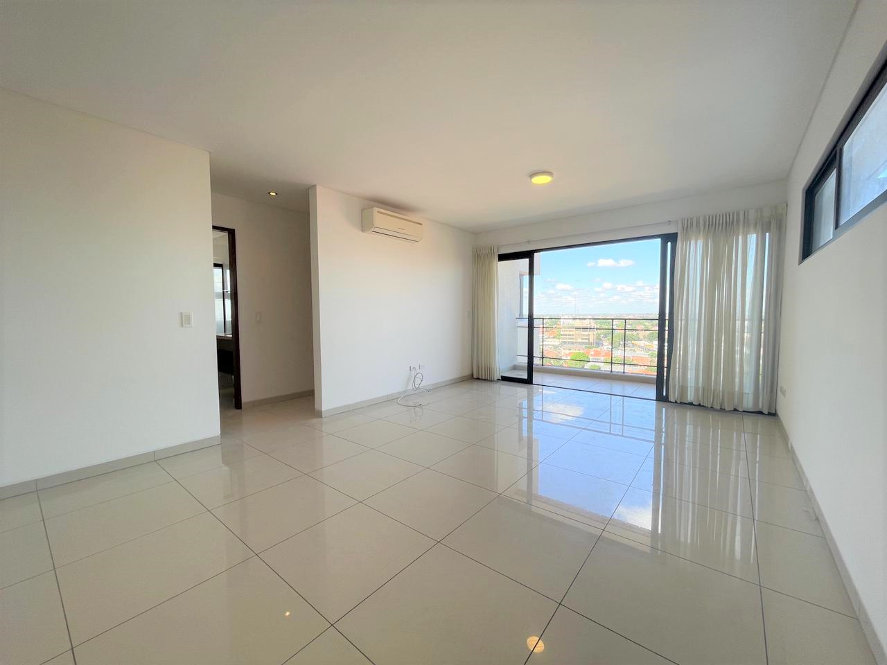 Hermoso departamento en venta de 2 dormitorios Zona Sur Parque Urbano entre 1er y 2do anillo
