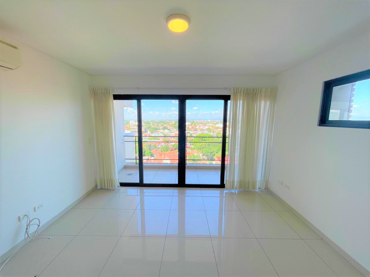 Hermoso departamento en venta de 2 dormitorios Zona Sur Parque Urbano entre 1er y 2do anillo