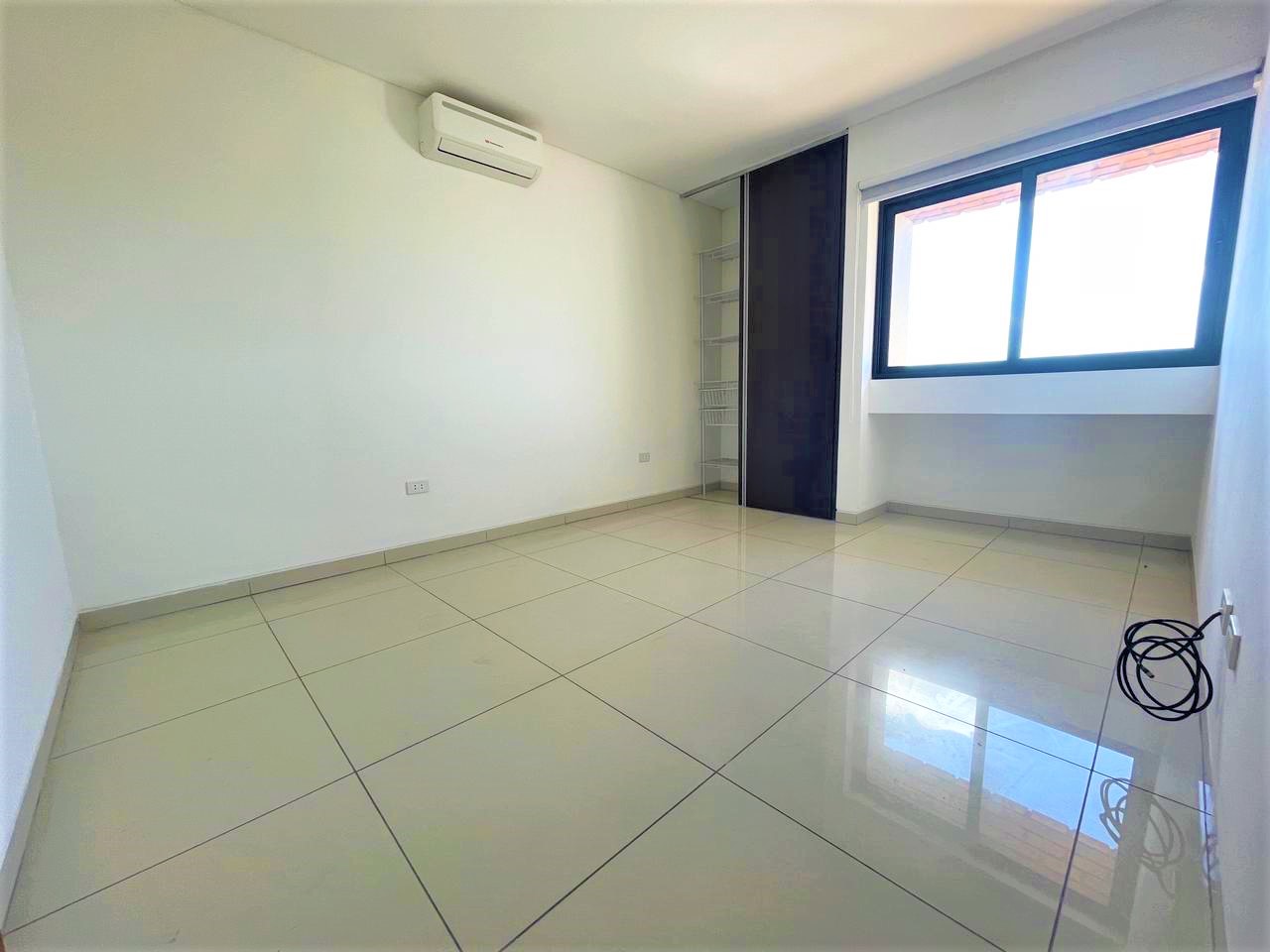 Hermoso departamento en venta de 2 dormitorios Zona Sur Parque Urbano entre 1er y 2do anillo