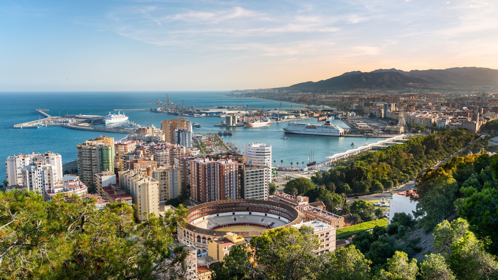 Vivir en Málaga en 2024 - Ventajas y desventajas